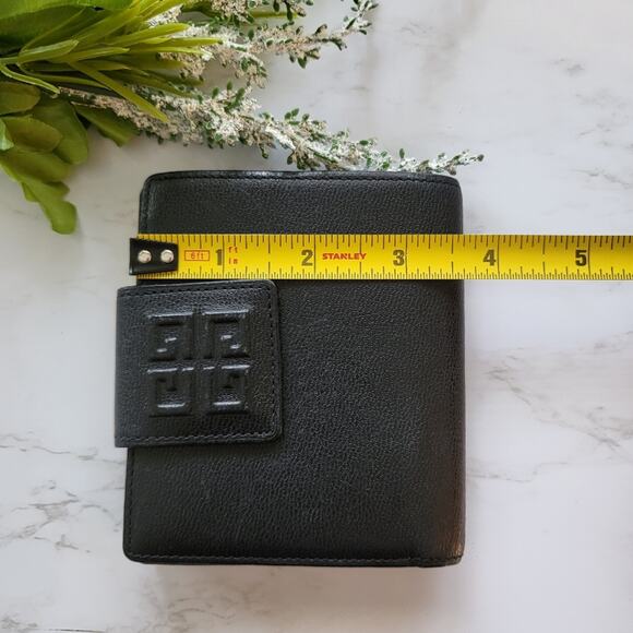 AUTHENTIC GIVENCHY COMPACT BLACK LEATHER BIFOLD WALLET 4G EMBLEM - Picture 4 of 16